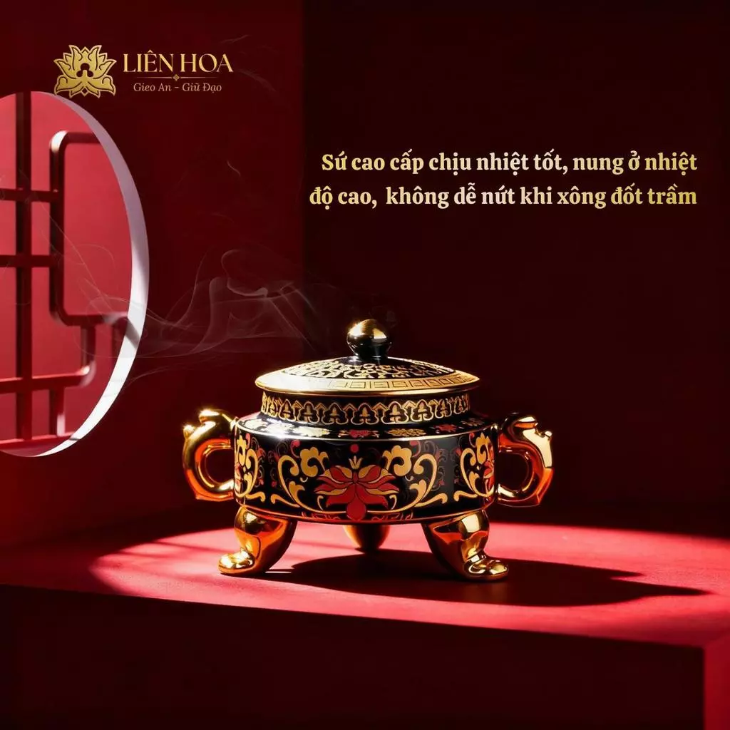 Lư Sứ Đốt Trầm Men Đen Liên Hoa – Hoa Văn Kim Đỏ Ba Chân Vững Tâm