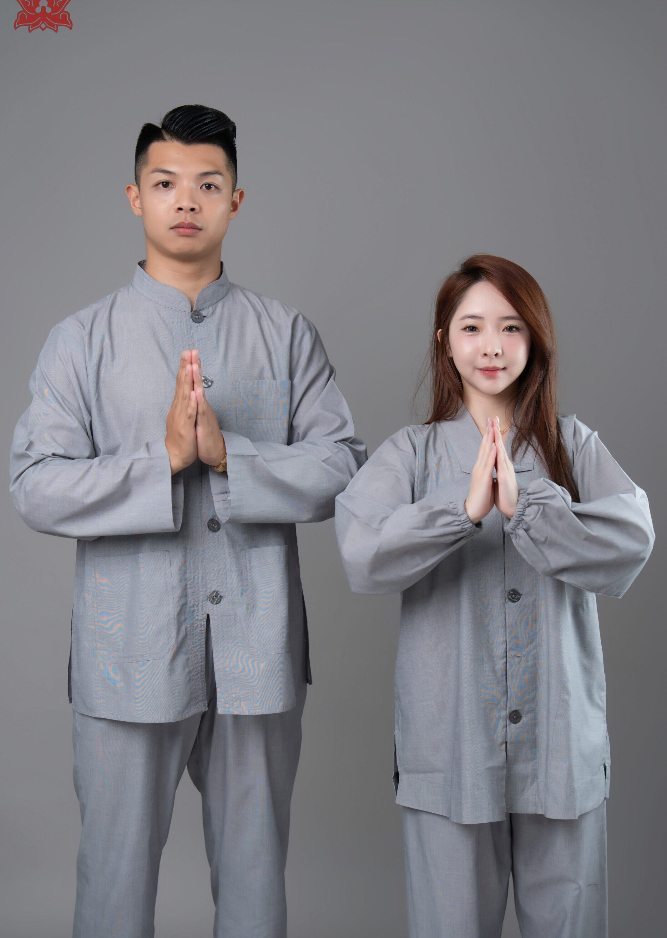 Cư sĩ phục nữ thắt nơ