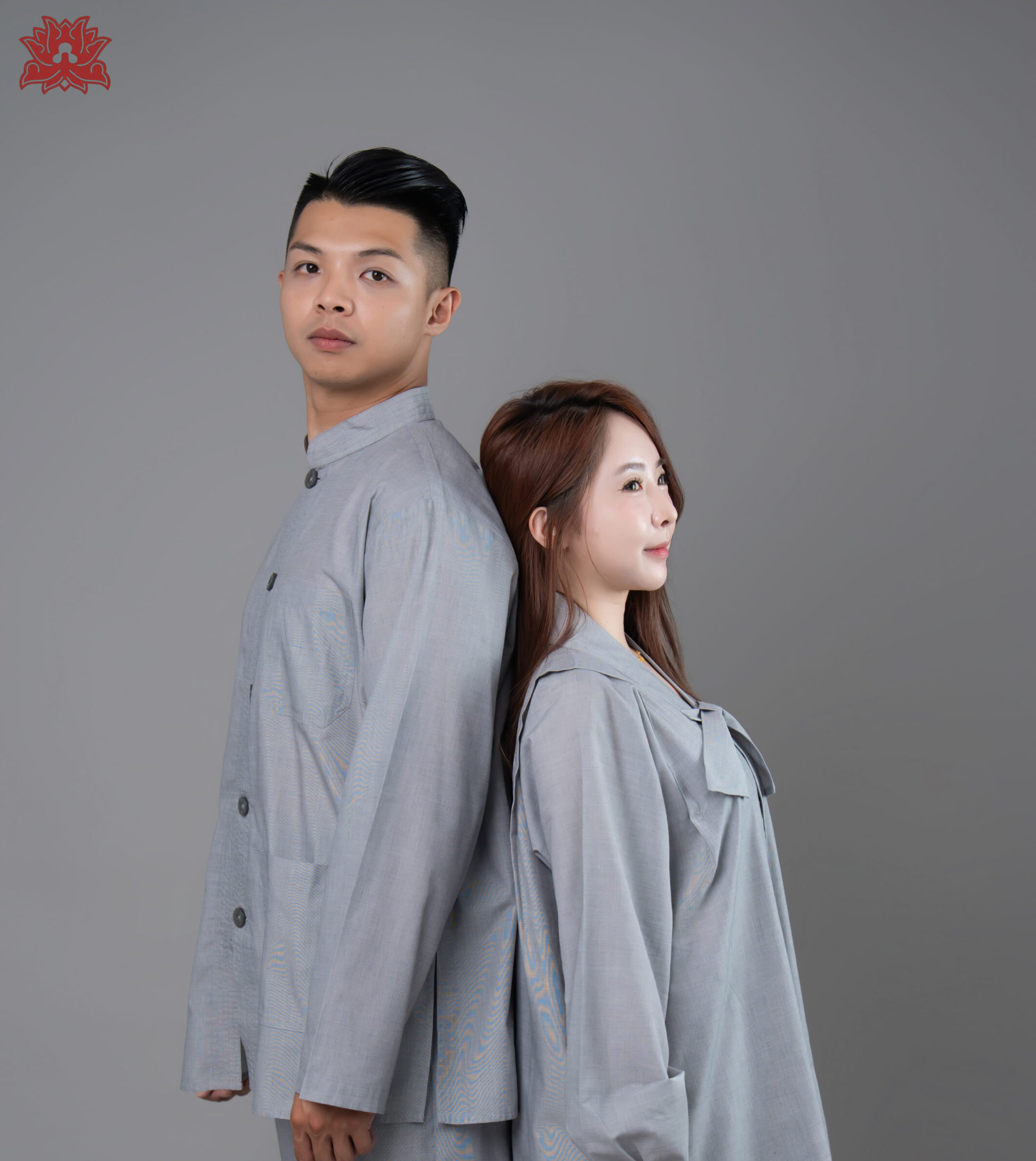 Cư sĩ phục nữ thắt nơ