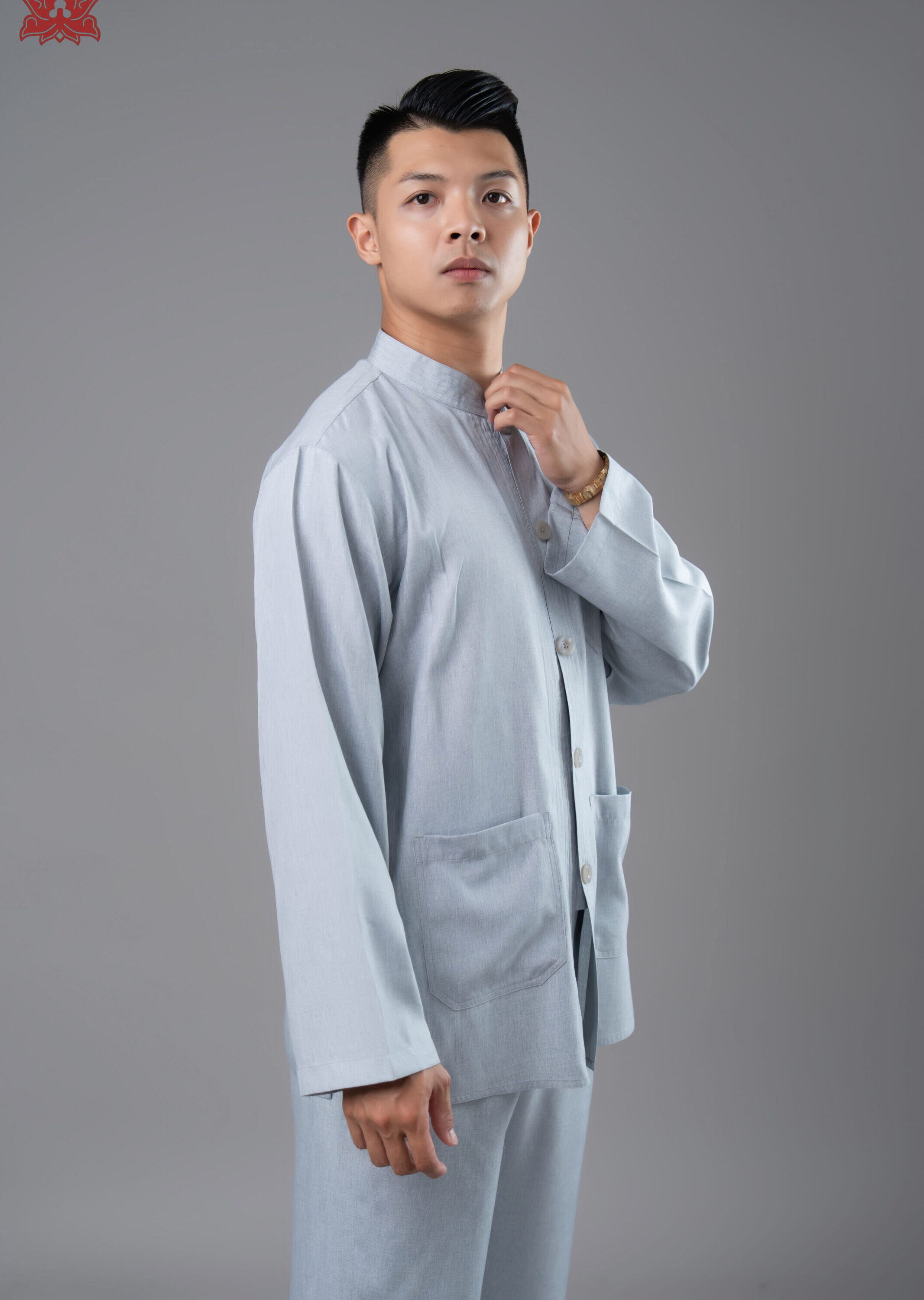 Cự sĩ nam tay dài nút nhựa (xám)