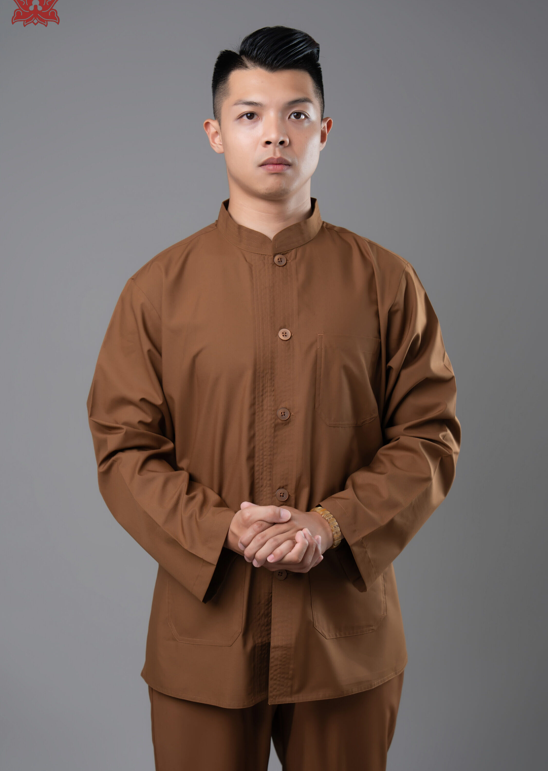 Cư sĩ nam tay dài nút nhựa (nâu)