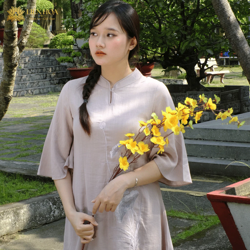 Pháp Phục Nữ Liên Hoa - Đầm 1 Nút Truyền Thống, Thêu Hoa Sen, Thanh Lịch Đi Chùa - Hàng Thiết Kế - W1-LINENHQ-THEU - Ảnh 9
